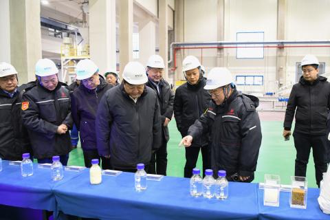 江成到裕龙岛开展春节走访慰问活动}