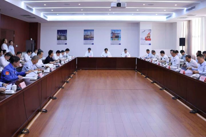 省裕龙岛炼化一体化项目生产运营工作专班会议在产业园召开
