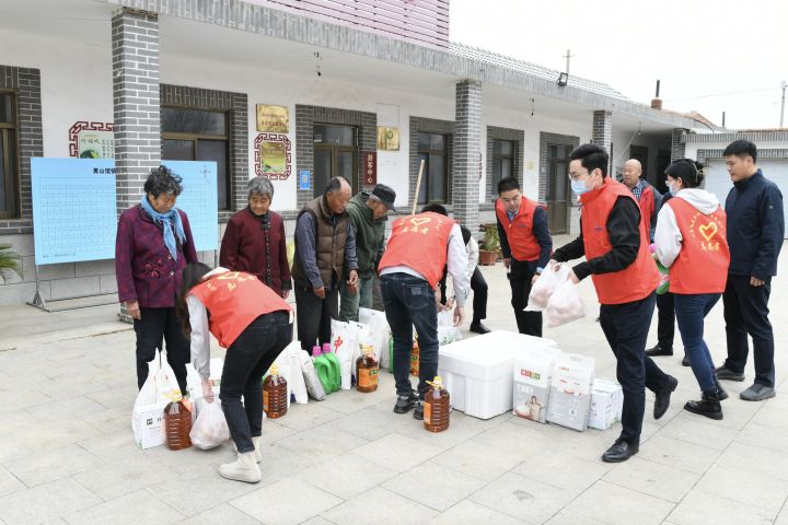 走访慰问送温暖  企地共建筑和谐