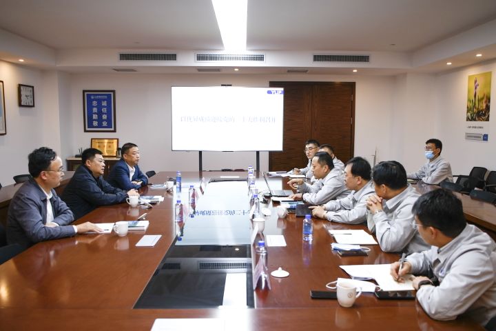 烟台市国资委领导到裕龙发展公司督导检查
